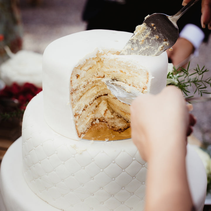 Weiße Hochzeitstorte "White Wedding"