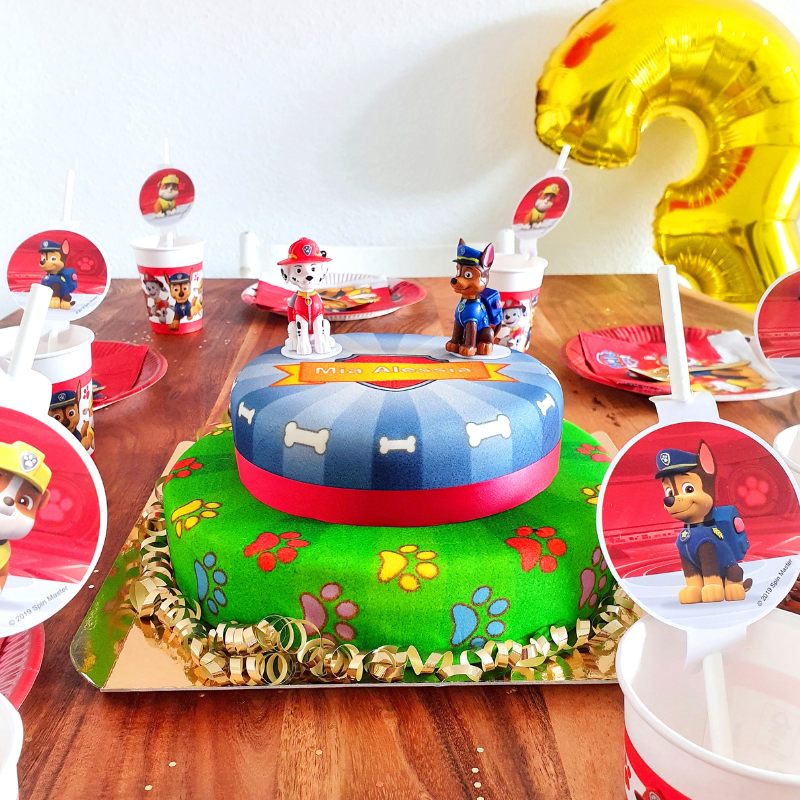 Chase und Marshall aus PAW Patrol® auf zweistöckiger Hundehelden-Torte