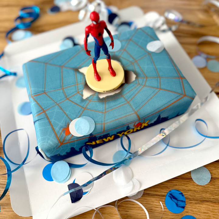 Spider-Man® auf Spinnennetz über New York -Torte