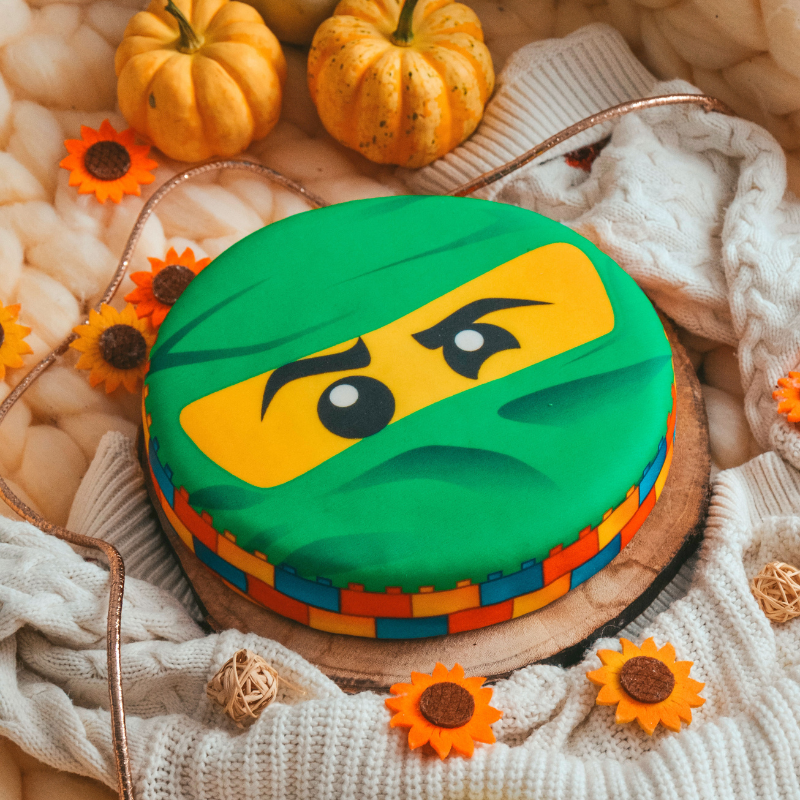 Ninjago® Lloyd auf Ninja-Torte (Torte)