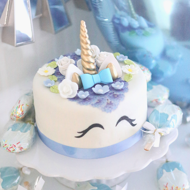 Blaue Einhorn-Deluxe-Torte - doppelte Höhe