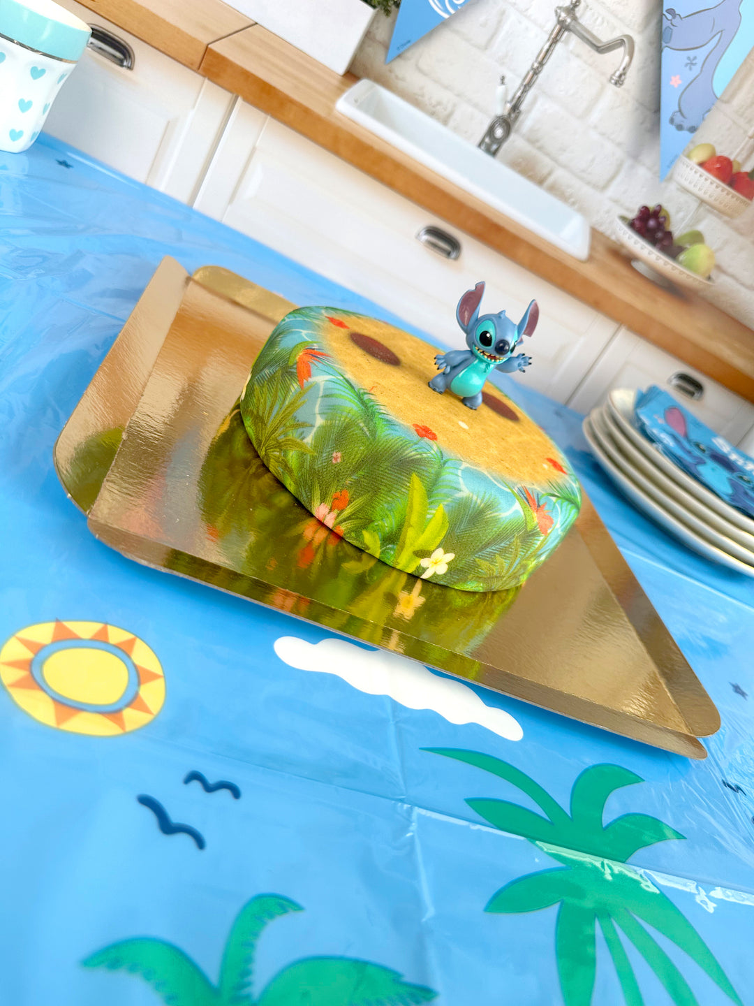 Stitch® auf Tropenstrand-Torte