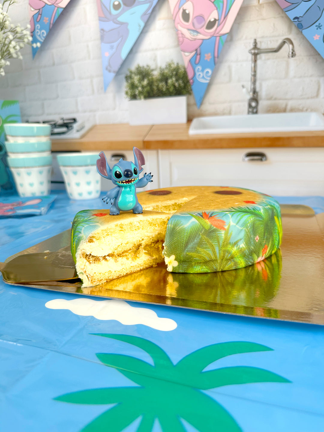 Stitch® auf Tropenstrand-Torte