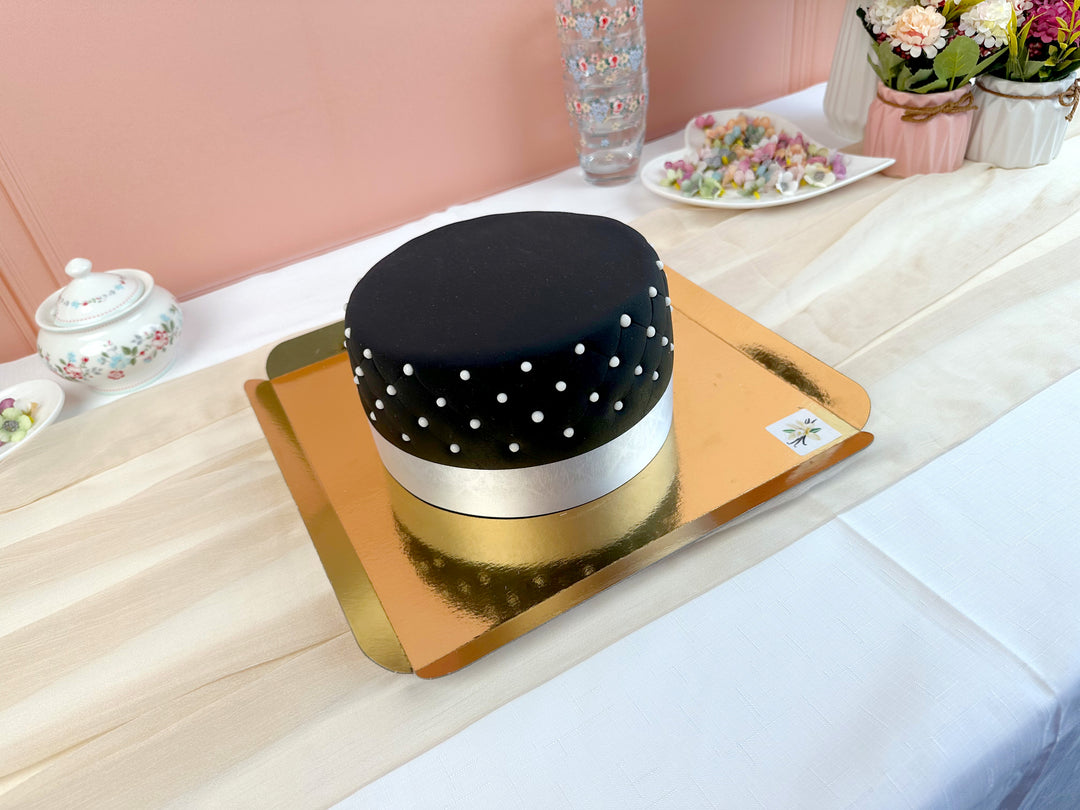 Schwarze Deluxe Torte - doppelte Höhe