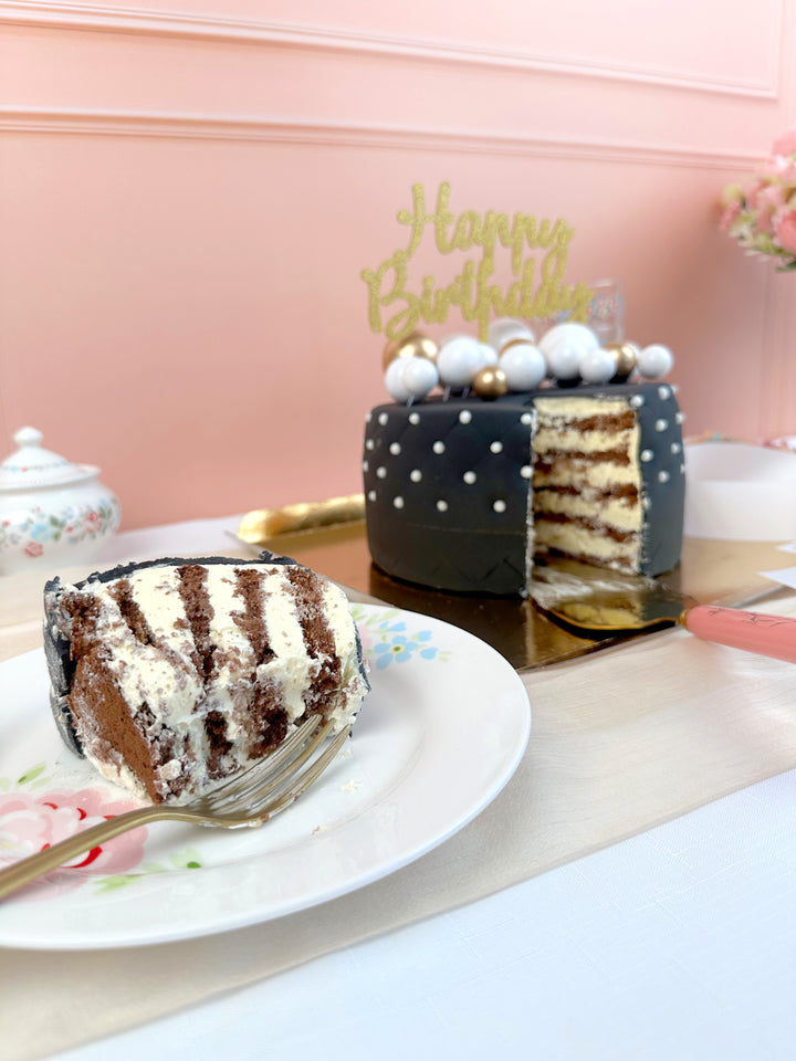 Schwarze Deluxe Torte - doppelte Höhe