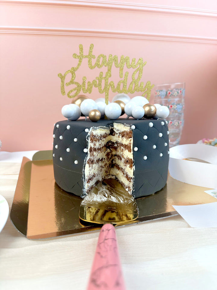 Schwarze Deluxe Torte - doppelte Höhe