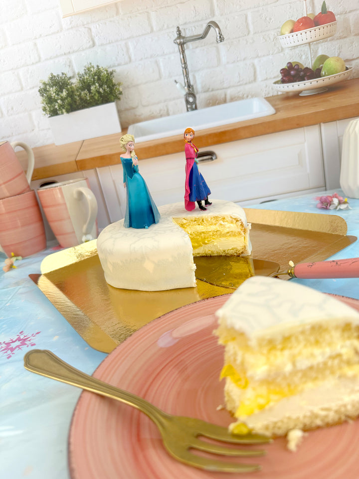 Anna und Elsa von die Eiskönigin® auf Schneeflocken-Torte