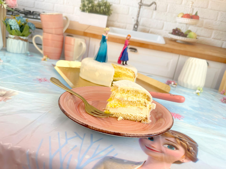 Anna und Elsa von die Eiskönigin® auf Schneeflocken-Torte