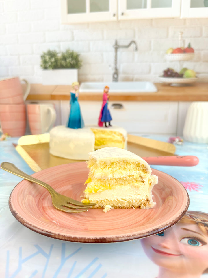 Anna und Elsa von die Eiskönigin® auf Schneeflocken-Torte