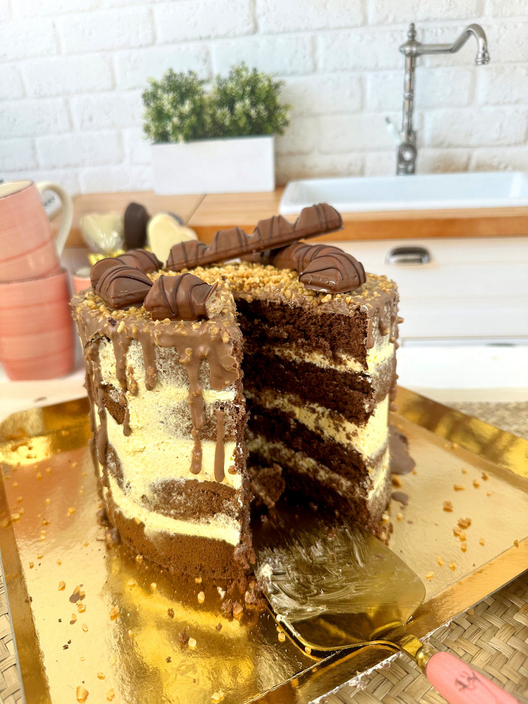 Torte mit kinder bueno® Riegeln