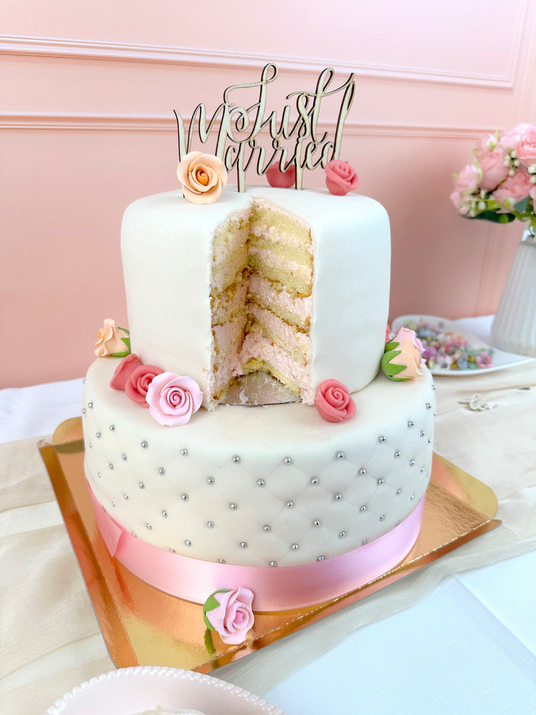 Weiße Hochzeitstorte "White Wedding"