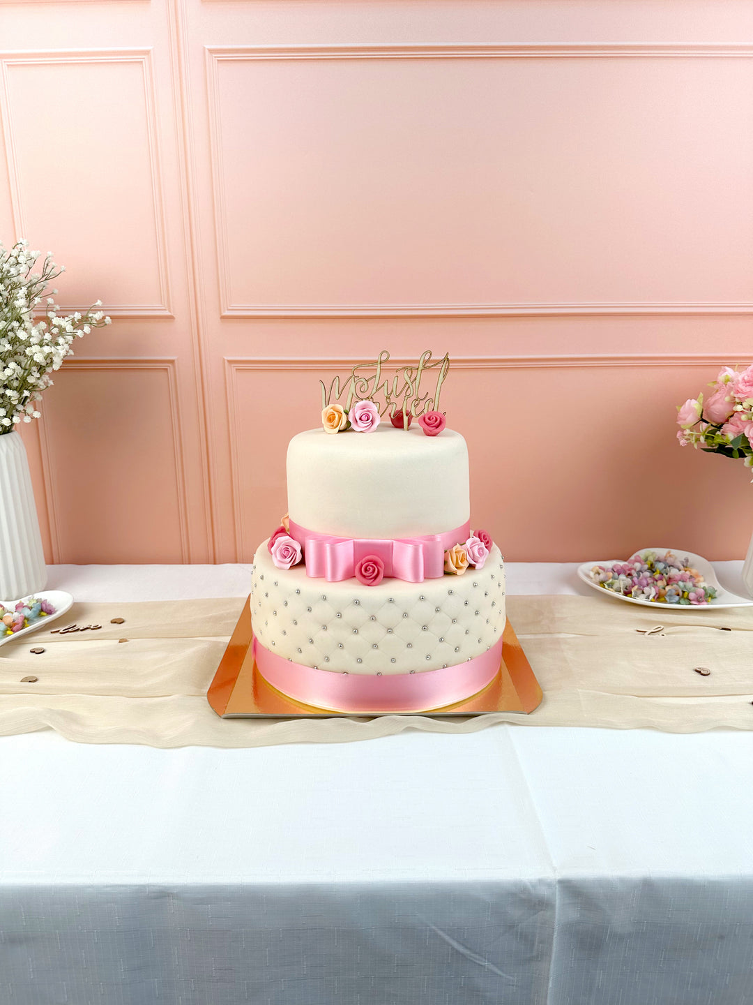 Weiße Hochzeitstorte "White Wedding"