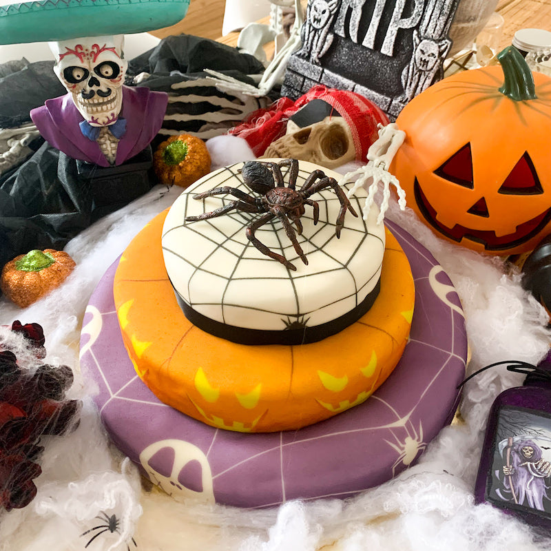 Halloween 3 - Spinne auf Grusel-Torte