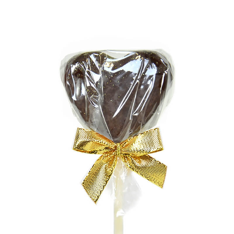 Herzförmige Cake-Pops mit heller und dunkler Schokolade