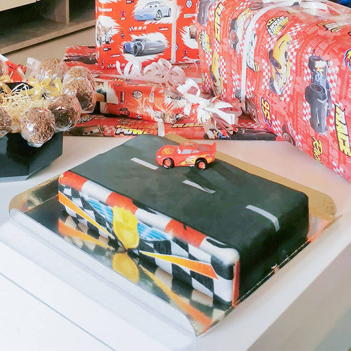 Cars® - Lightning McQueen auf Rennstrecke-Torte