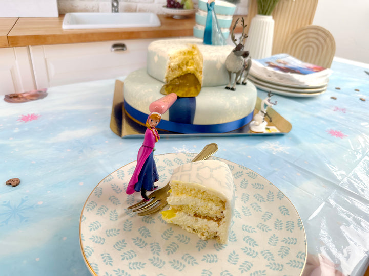 Die Eiskönigin® Elsa, Schwester Anna & Olaf Figuren auf 2-stöckiger Schneeflocken-Torte