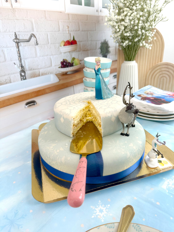 Die Eiskönigin® Elsa, Schwester Anna & Olaf Figuren auf 2-stöckiger Schneeflocken-Torte