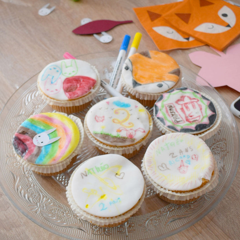 9 Cupcakes mit Lebensmittelstiften