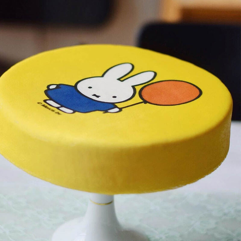 Gelbe Miffy mit Luftballon Torte