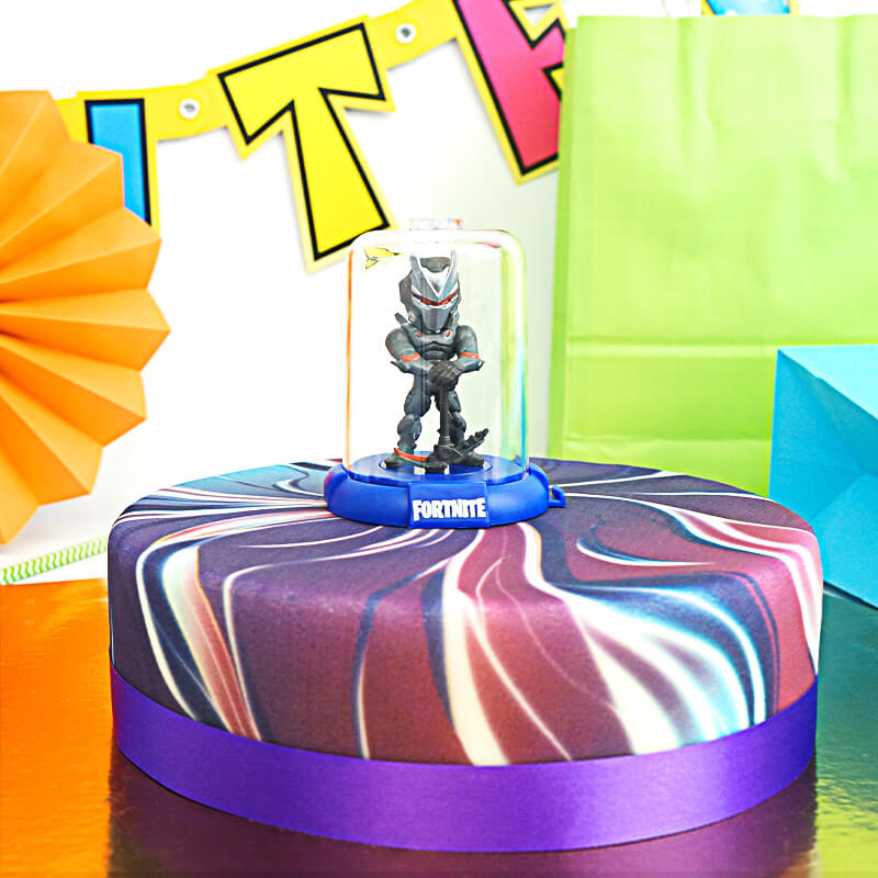 Fortnite® Figur auf Galaxie-Torte