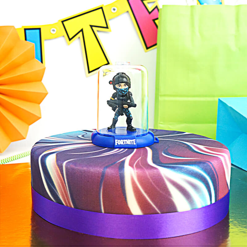 Fortnite® Figur auf Galaxie-Torte