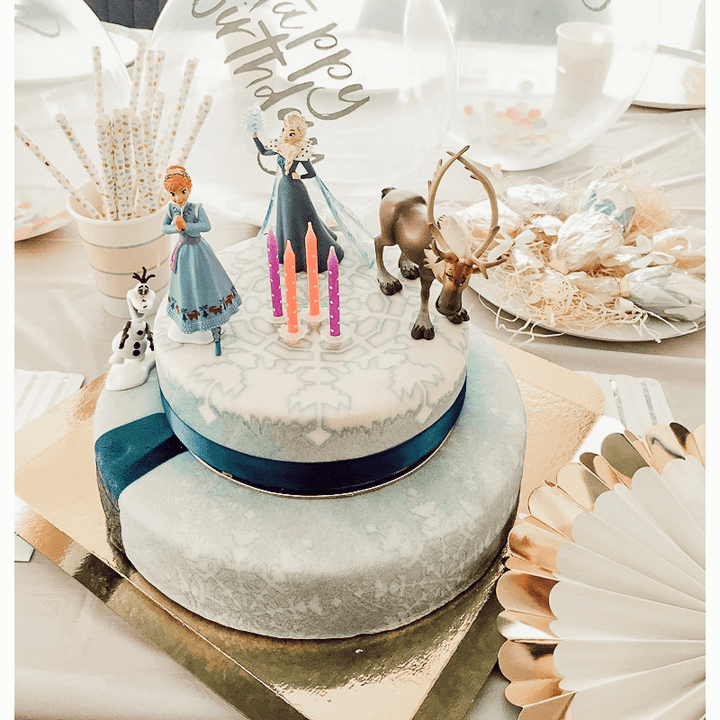 Die Eiskönigin® Elsa, Schwester Anna & Olaf Figuren auf 2-stöckiger Schneeflocken-Torte