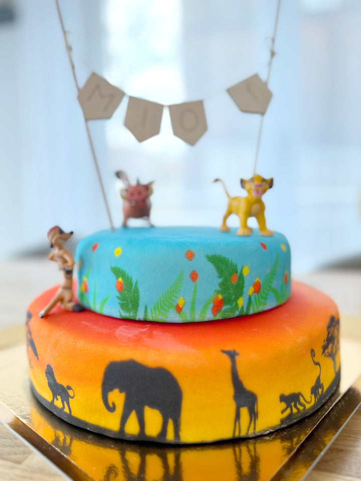 Simba®, Timon & Pumbaa® auf 2-stöckiger Savannen-Torte