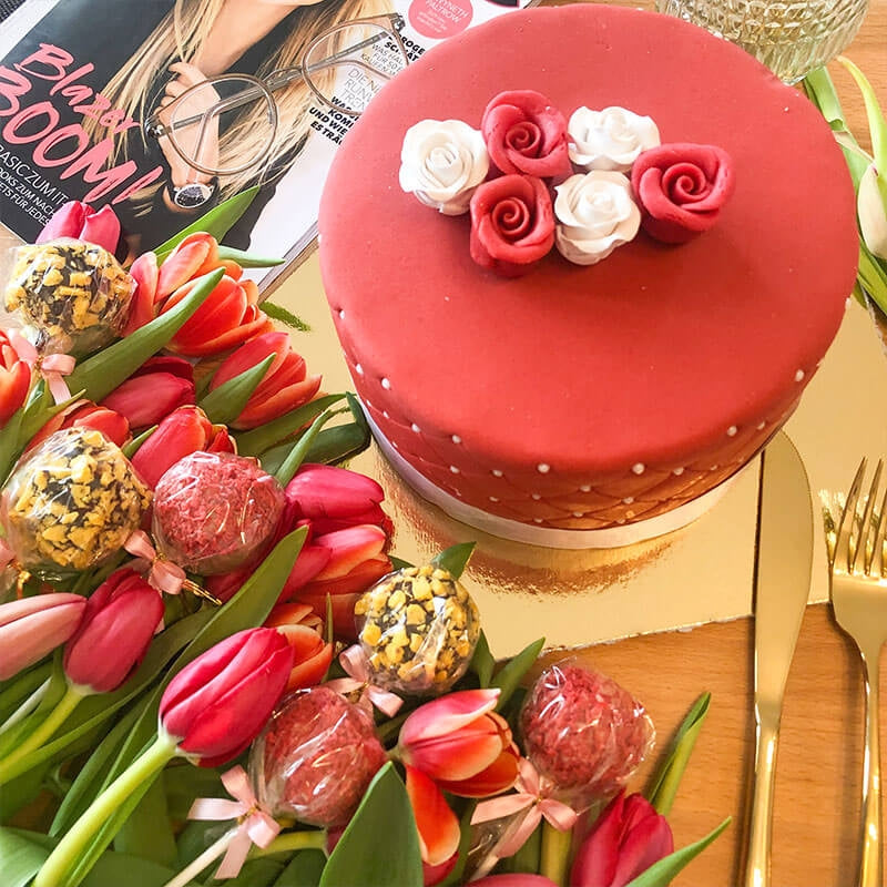 Rote Deluxe Torte - doppelte Höhe