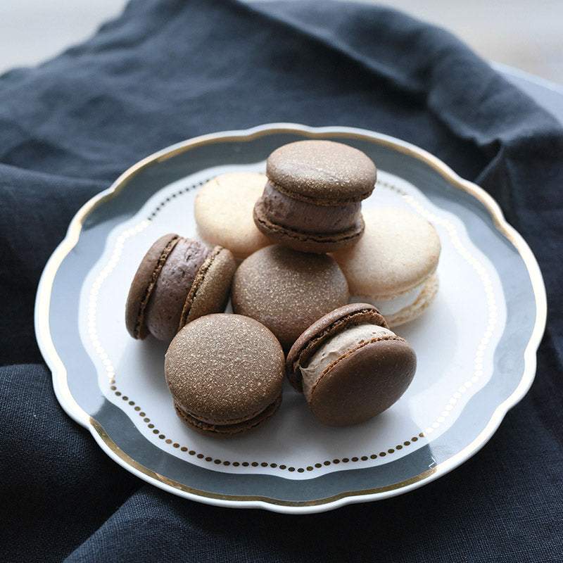 Goldene Weihnachts-Macarons (16 Stück)