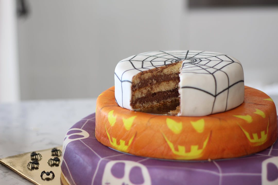 Halloween 3 - Spinne auf Grusel-Torte