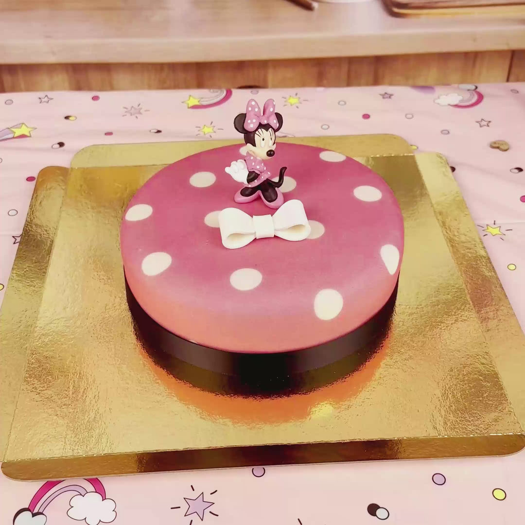 Minnie® Maus auf Punkte-Torte mit Band