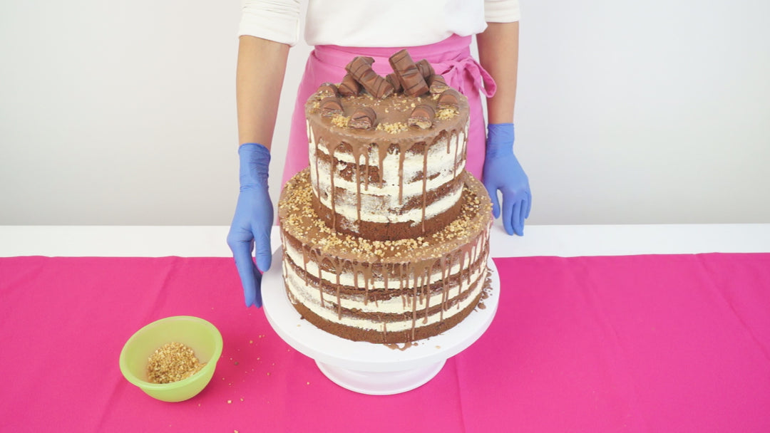 2-stöckige Torte mit kinder bueno® Riegeln