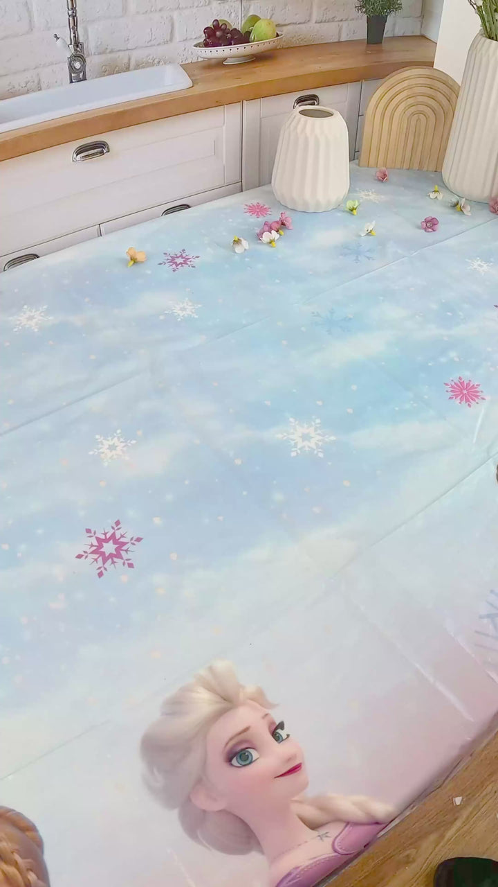 Anna und Elsa von die Eiskönigin® auf Schneeflocken-Torte