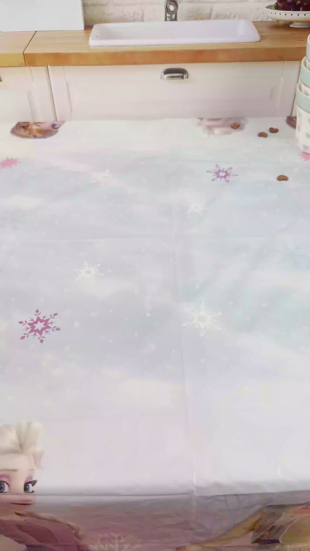 Die Eiskönigin® Elsa, Schwester Anna & Olaf Figuren auf 2-stöckiger Schneeflocken-Torte
