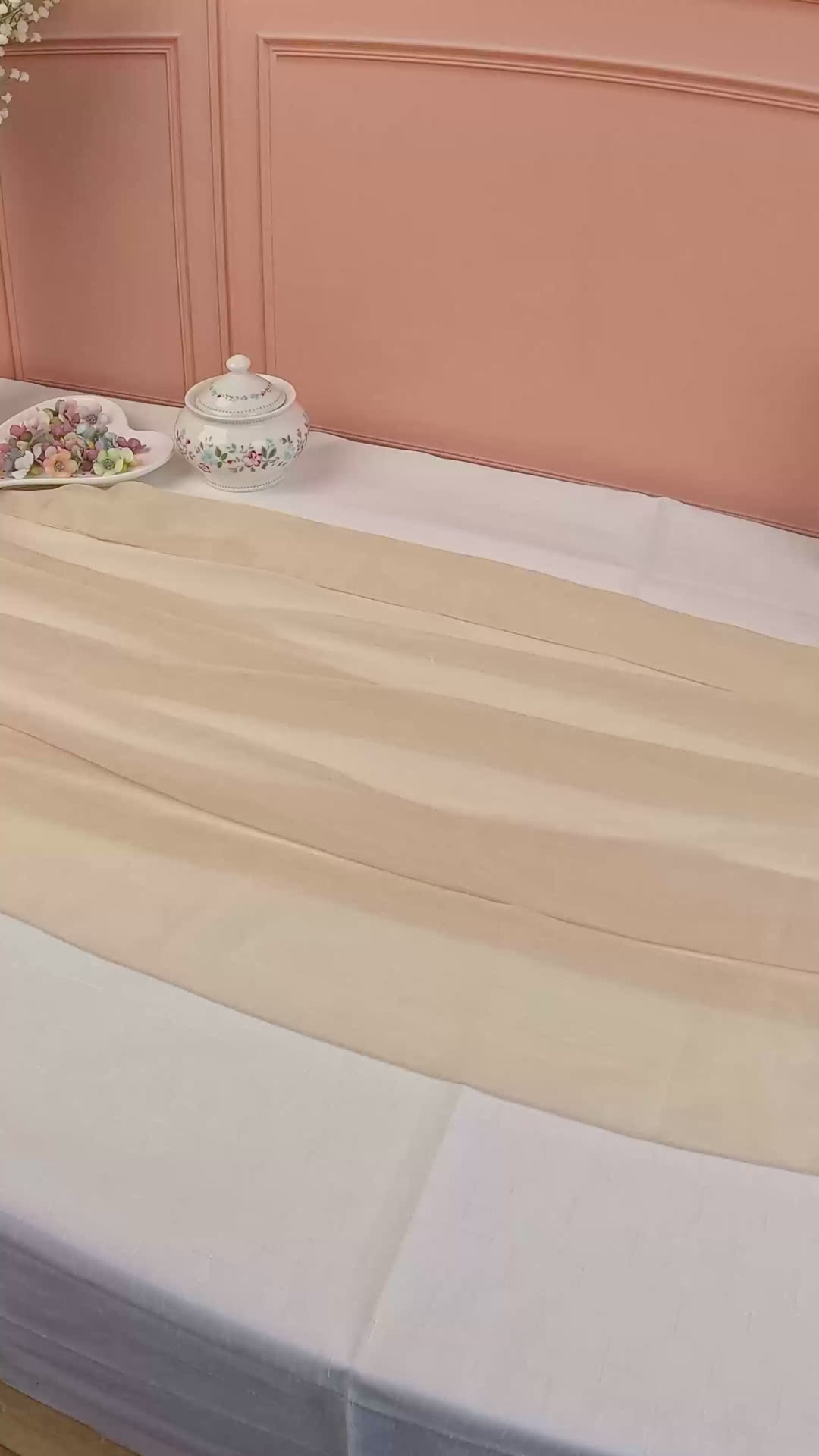 Schwarze Torte mit Tortenband