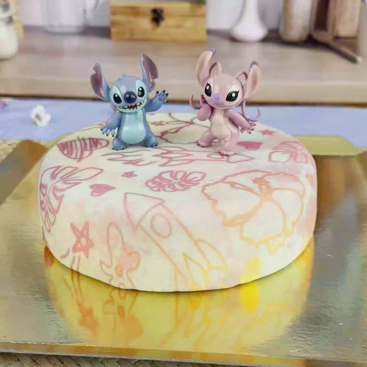 Angel & Stitch® auf tropischer Deluxe-Torte