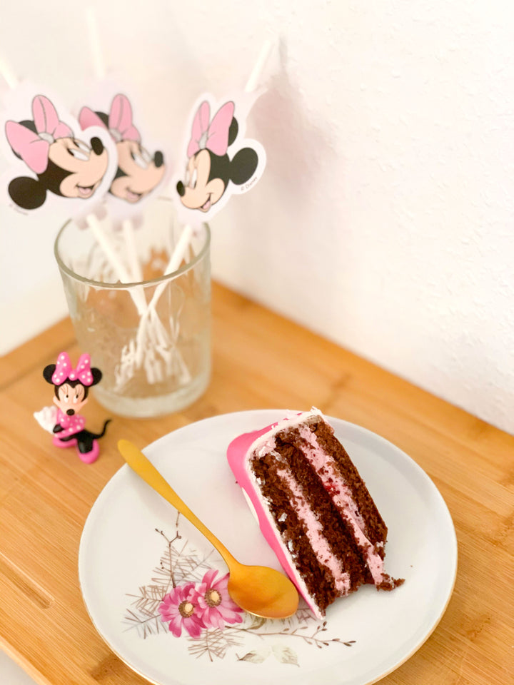 Minnie® Maus auf Punkte-Torte mit Band (Torte)